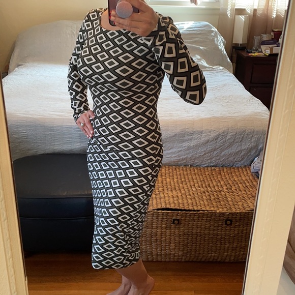 NWT Capella ladies size large fitted dress with geometric pattern - Picture 4 of 15